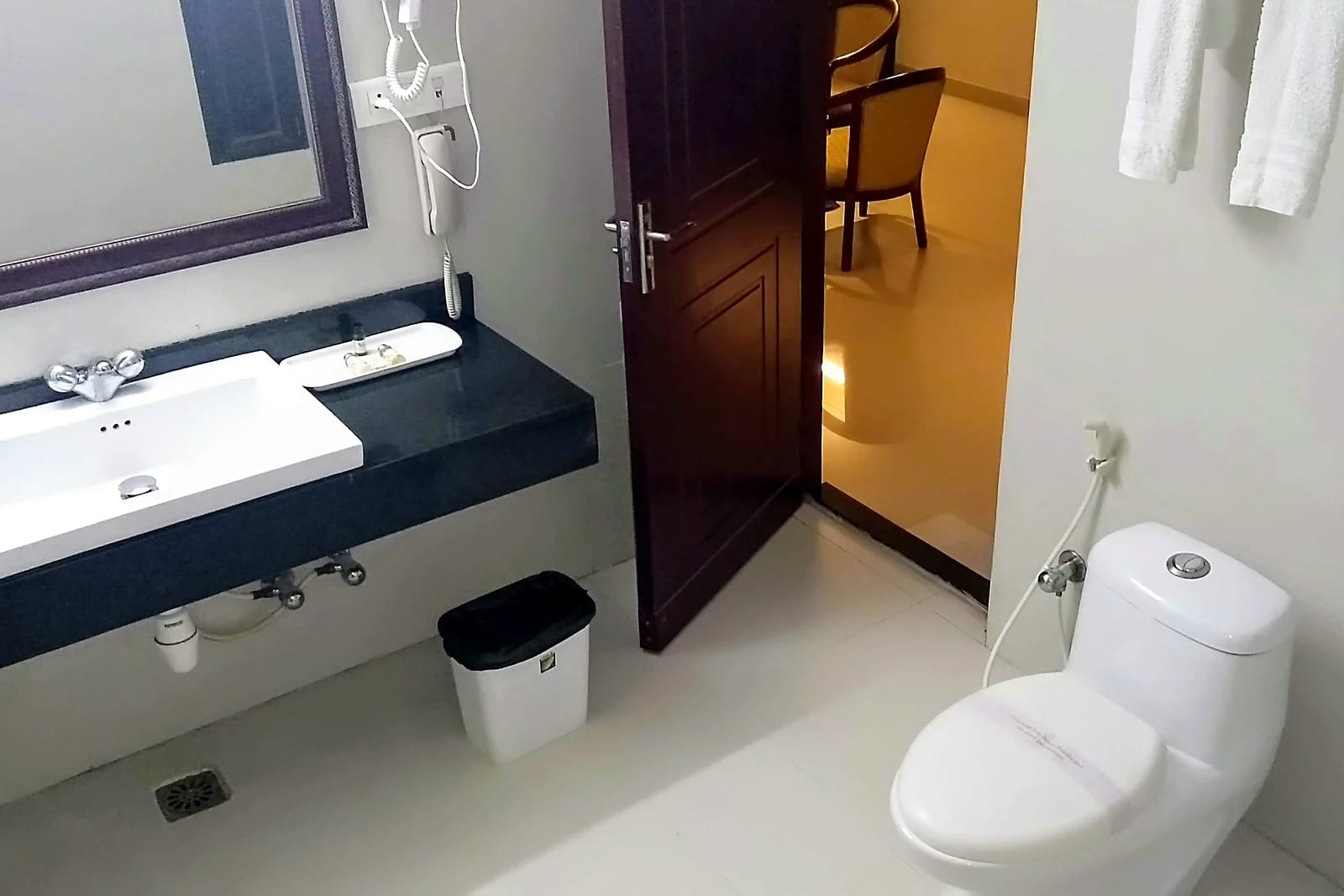 KR Inn Manyata — Bathroom